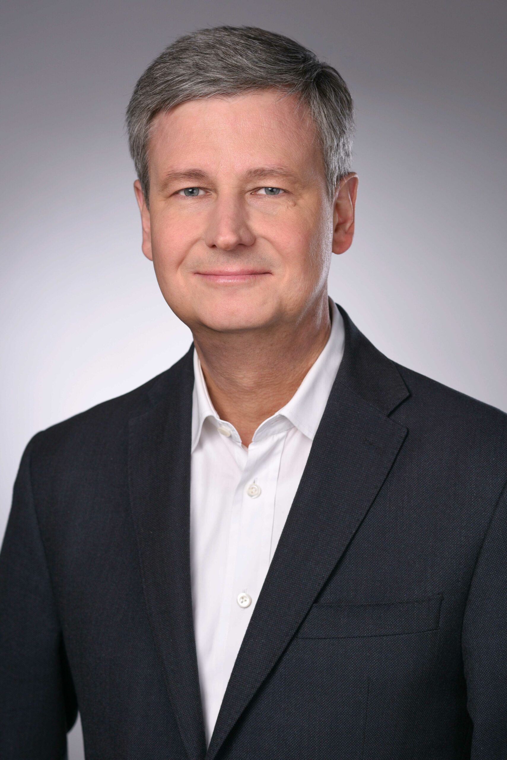Dr. Michael Lipka