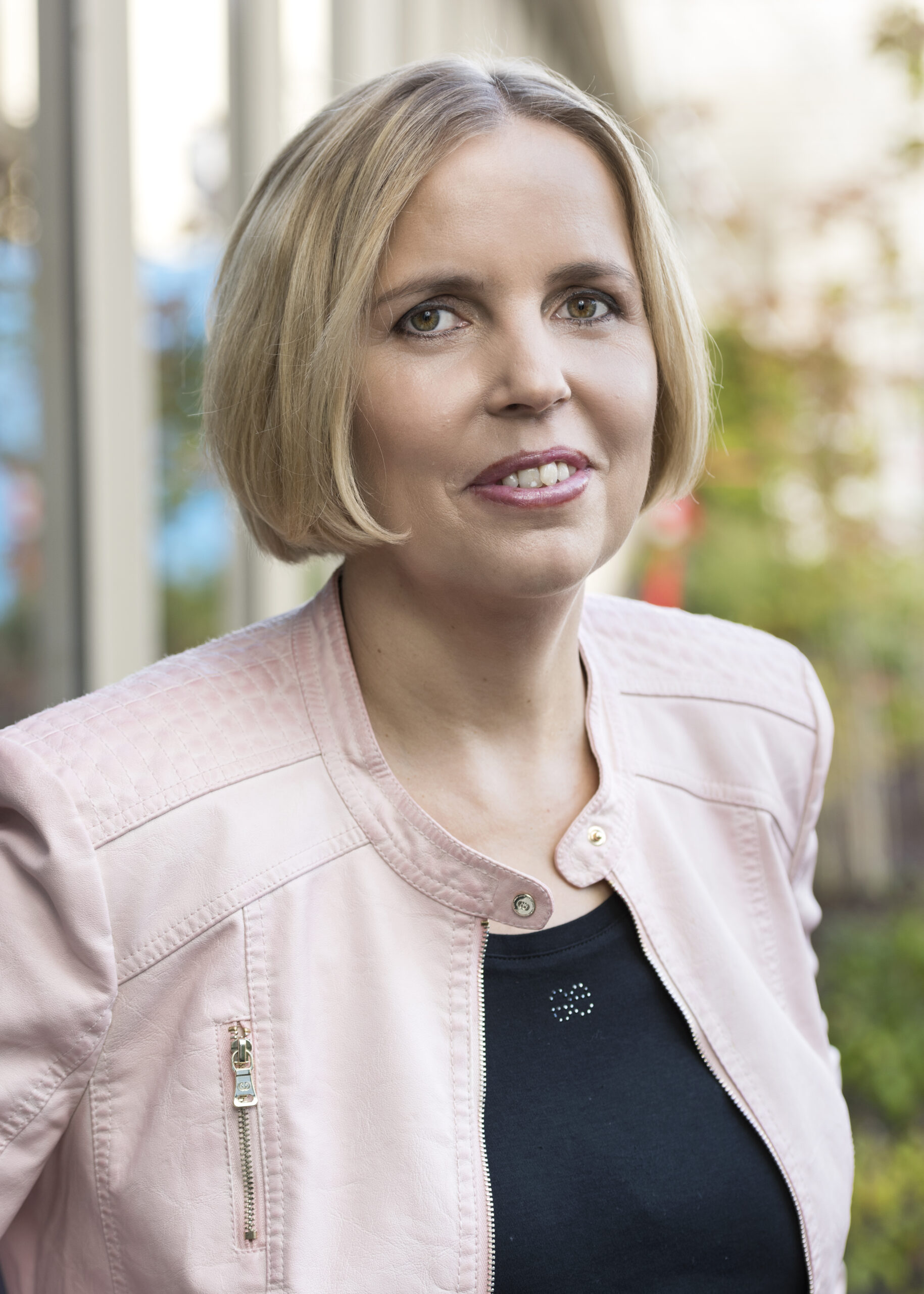 Dr. Astrid Elbe